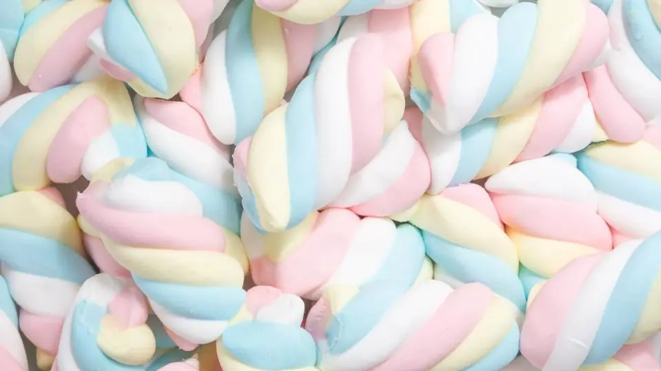 Guimauves torsadées aux couleurs pastel